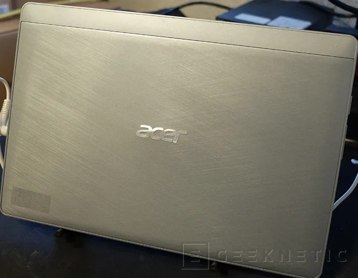 Geeknetic Acer Aspire Switch 10 5
