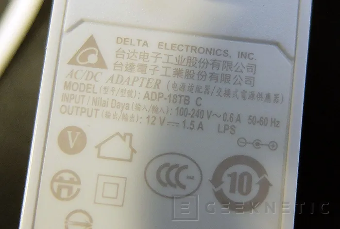 Geeknetic Acer Aspire Switch 10 9