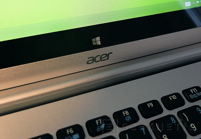 Geeknetic Acer Aspire Switch 10 26
