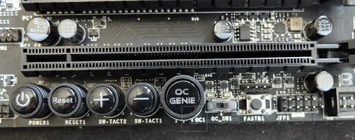 Geeknetic MSI X99S MPower OC Series 13