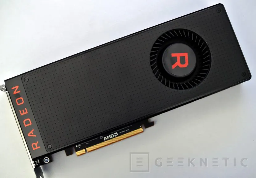 Geeknetic AMD Radeon RX Vega 64 Black Edition  12