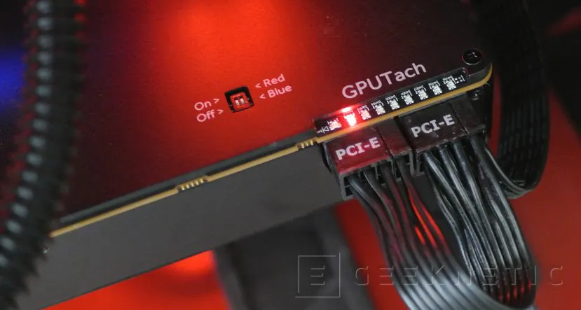 Geeknetic AMD Radeon RX Vega 64 Black Edition  14