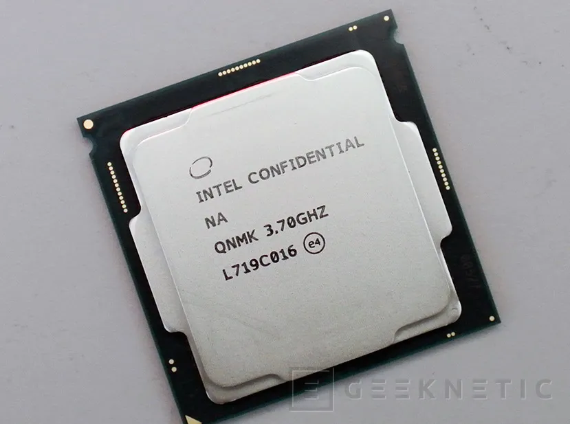 Geeknetic Intel Core i7-8700K  10