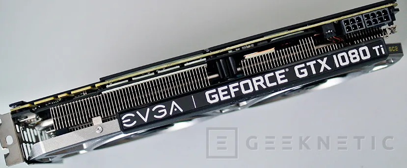 Geeknetic EVGA Geforce GTX 1080 Ti SC2 iCX 13