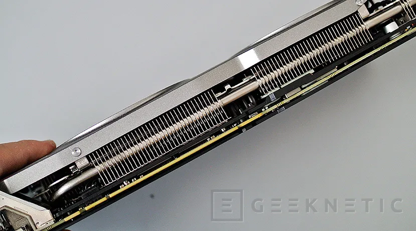 Geeknetic EVGA Geforce GTX 1080 Ti SC2 iCX 14
