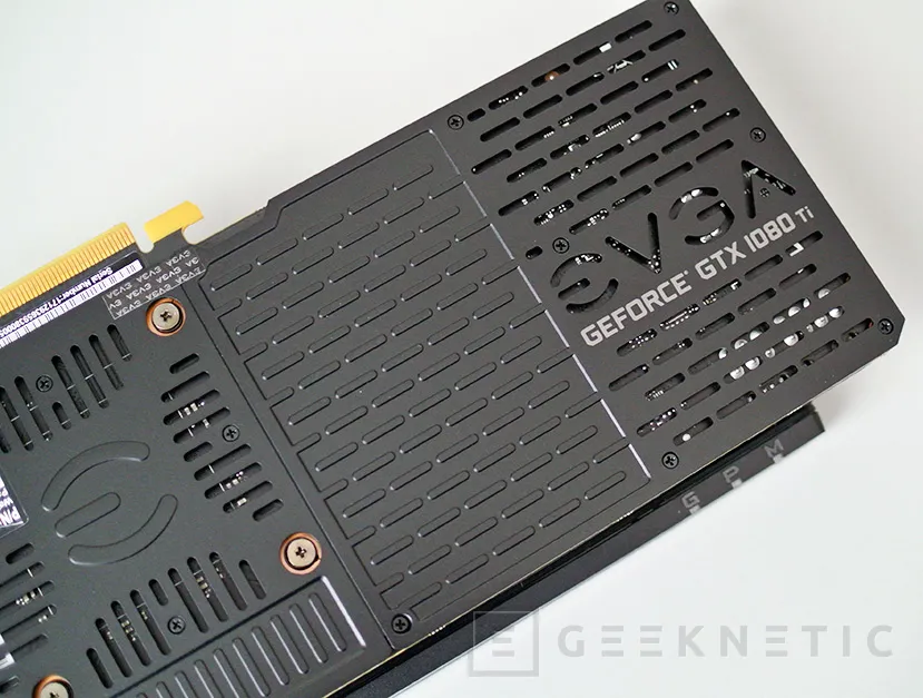 Geeknetic EVGA Geforce GTX 1080 Ti SC2 iCX 11