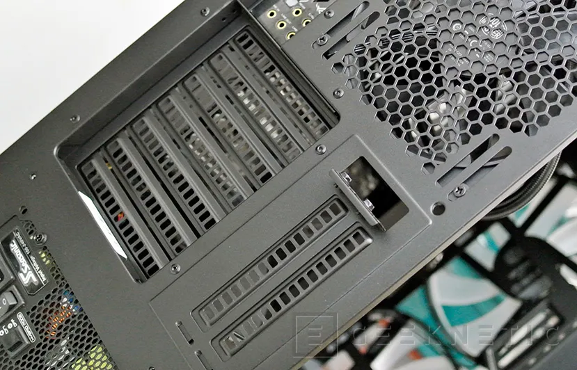 Geeknetic Coolermaster MasterCase H500P 7