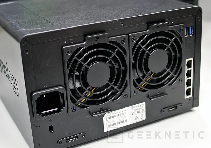 Geeknetic NAS Synology DiskStation DS1517 7