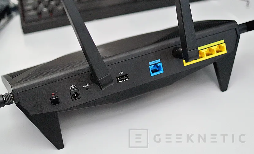 Geeknetic Synology Router RT2600ac con SRM 1.1 3