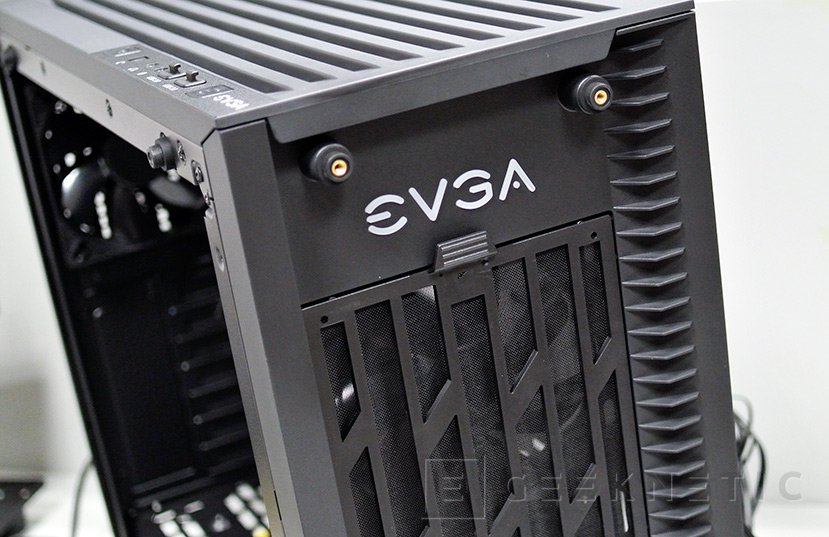 Chasis ATX EVGA DG-77 [Análisis Completo en Español]