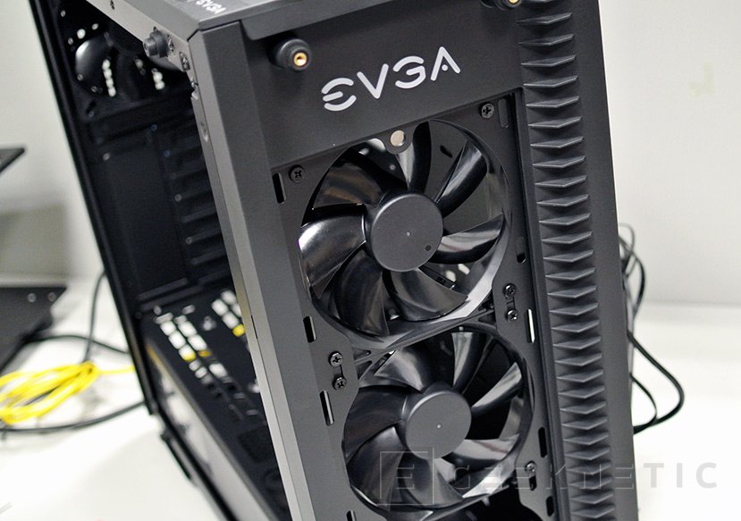Chasis ATX EVGA DG-77 [Análisis Completo en Español]