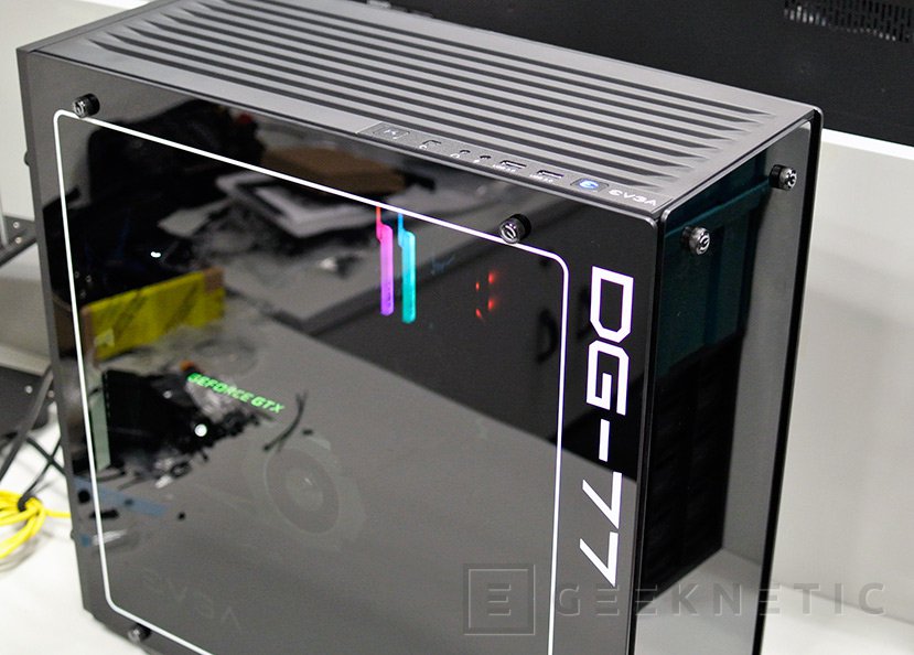 Chasis ATX EVGA DG-77 [Análisis Completo en Español]