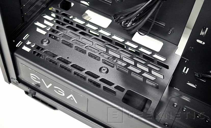 Chasis ATX EVGA DG-77 [Análisis Completo en Español]