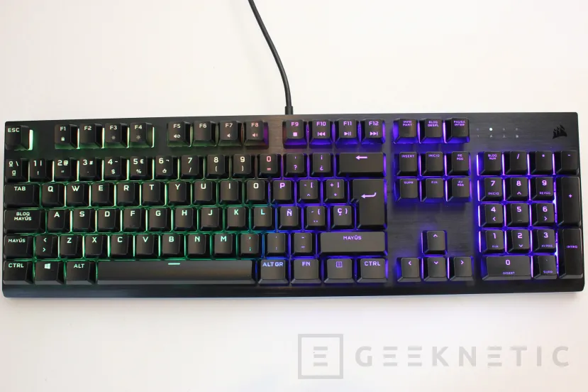 Geeknetic Corsair K60 RGB PRO Review 6