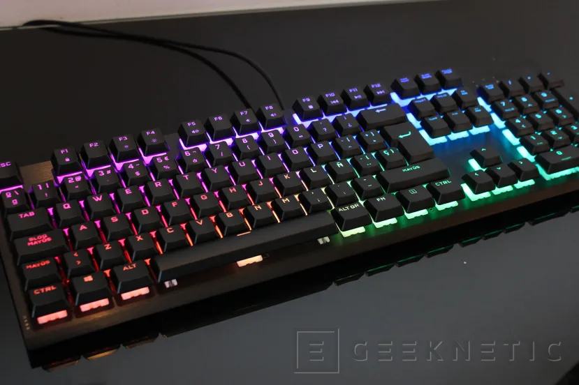 Geeknetic Corsair K60 RGB PRO Review 10
