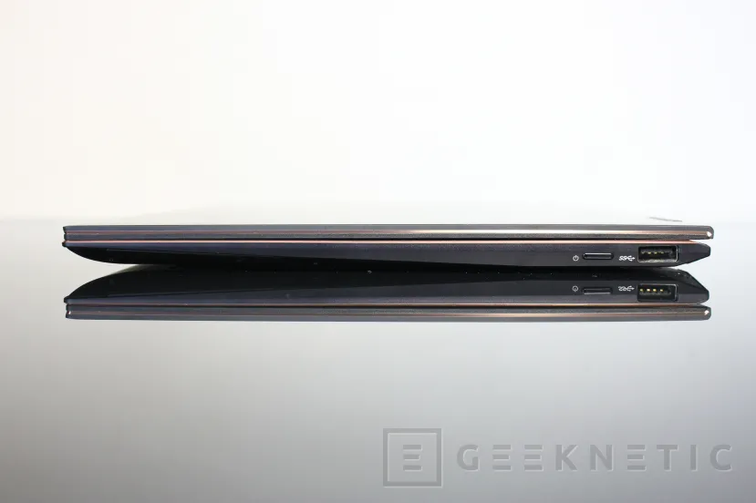 Geeknetic ASUS ZenBook Flip S UX371EA 3