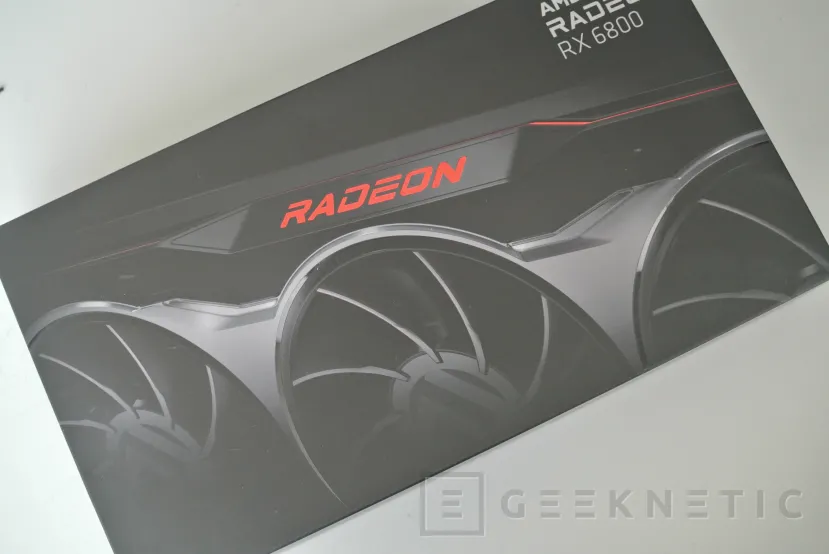 Geeknetic AMD Radeon 6800XT: Primeras fotos de nuestra unidad de pruebas 12