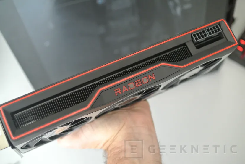 Geeknetic AMD Radeon 6800XT: Primeras fotos de nuestra unidad de pruebas 17