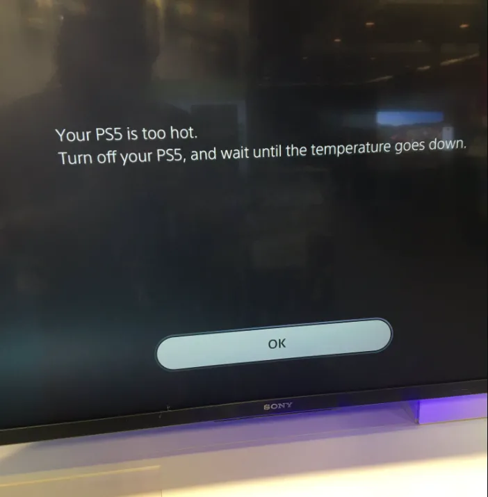 Geeknetic Aparece una imagen de una PlayStation 5 sufriendo de sobrecalentamiento en una tienda BestBuy 1