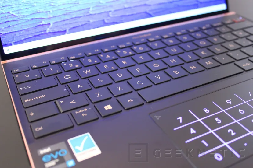 Geeknetic ASUS ZenBook S UX393 Review 11