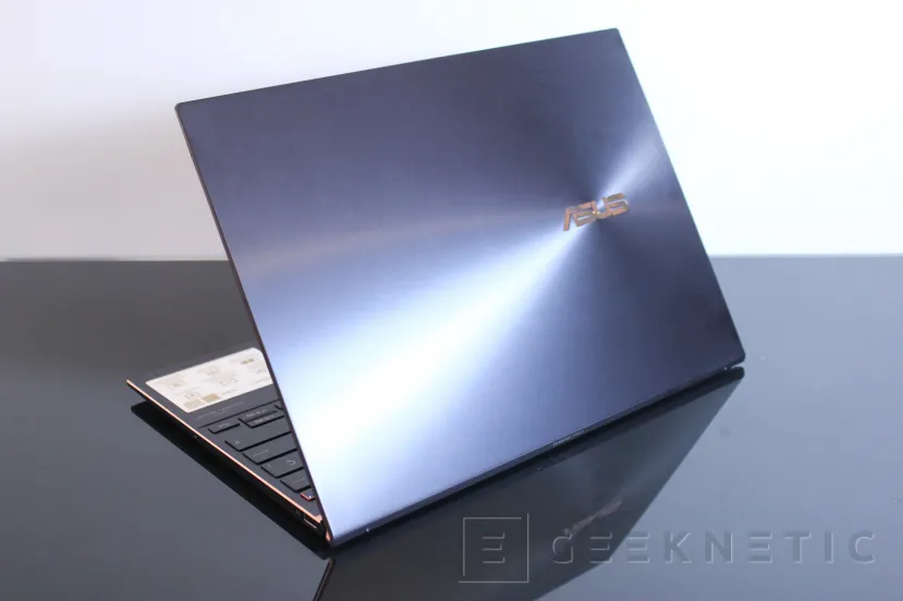 Geeknetic ASUS ZenBook S UX393 Review 1