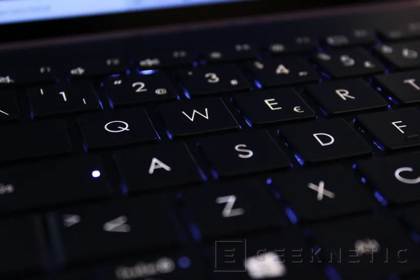 Geeknetic ASUS ZenBook S UX393 Review 14