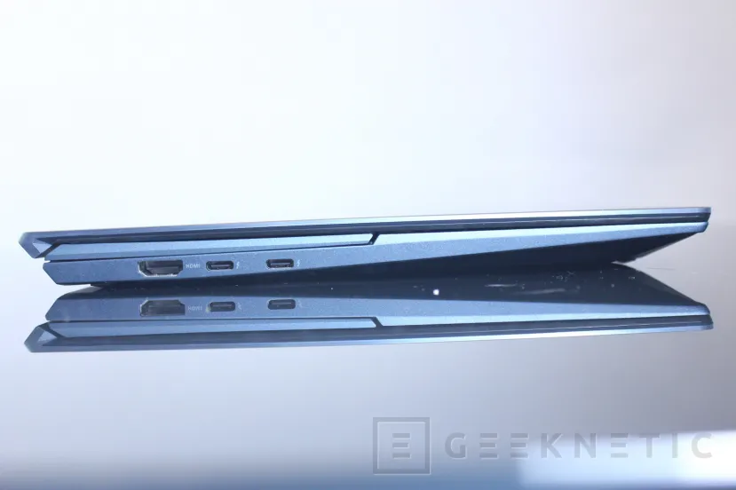 Geeknetic ASUS ZenBook Duo UX482E Review 4