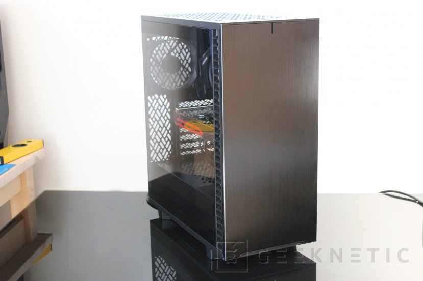 Fractal Design Define 7 Compact Review [Análisis Completo en