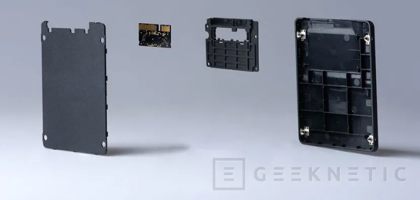 Geeknetic Colorful presenta el SSD más pequeño de la industria con una longitud de tan solo 17mm 2
