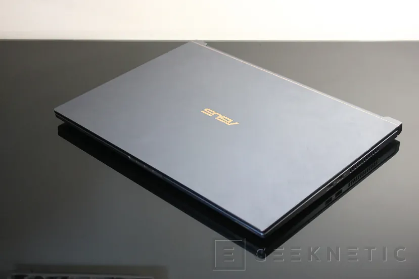 Geeknetic ASUS ProArt StudioBook Pro 17 (W700G3T) Review 63