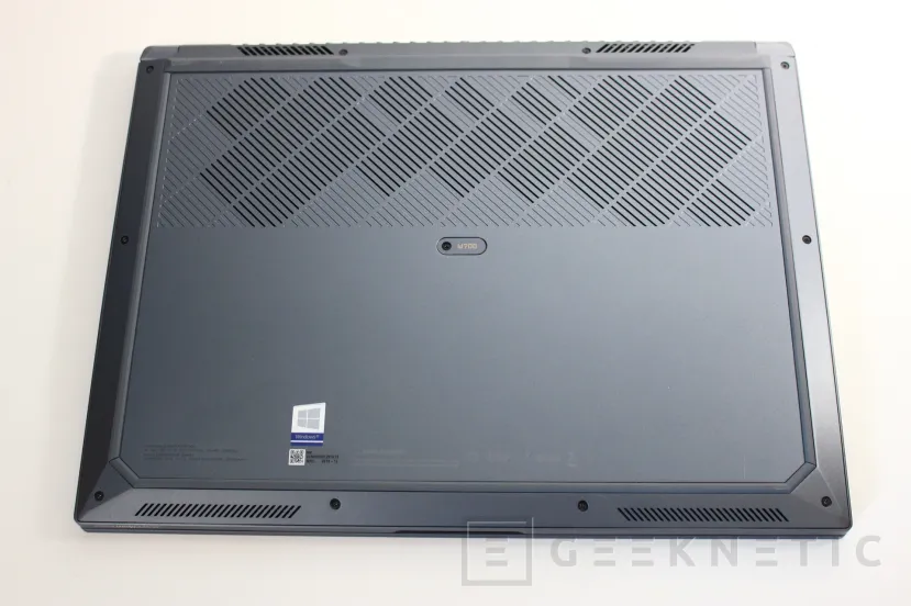 Geeknetic ASUS ProArt StudioBook Pro 17 (W700G3T) Review 13