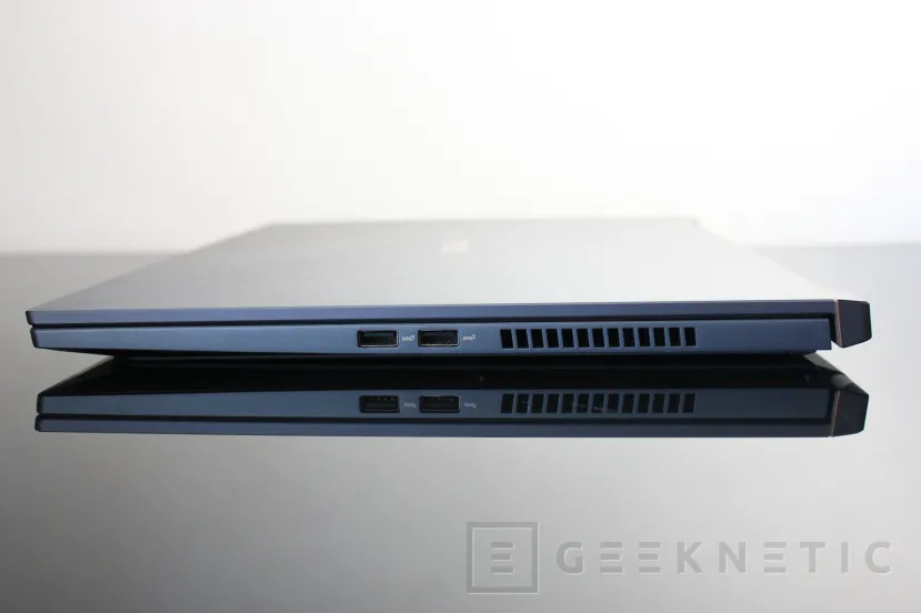 Geeknetic ASUS ProArt StudioBook Pro 17 (W700G3T) Review 4