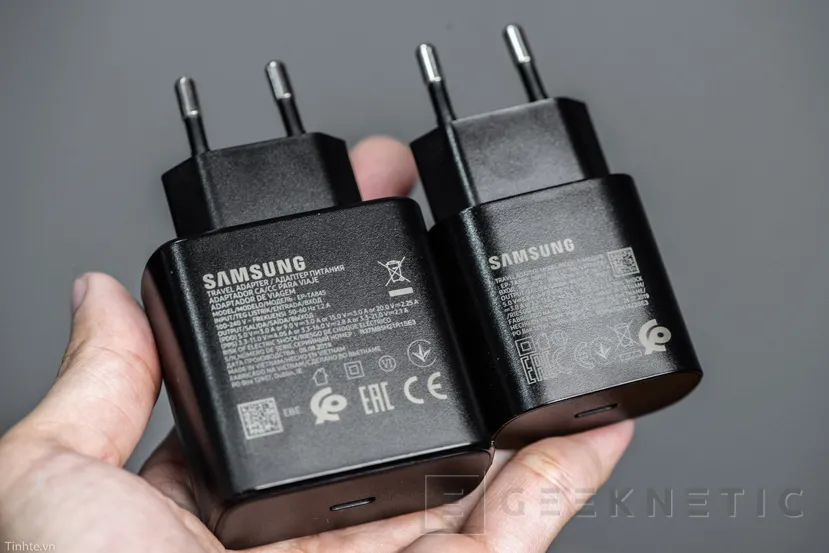 Geeknetic Samsung estaría pensando eliminar los cargadores de las cajas de sus teléfonos 1