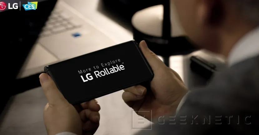 Geeknetic LG deja ver su primer smartphone con pantalla enrollable  2