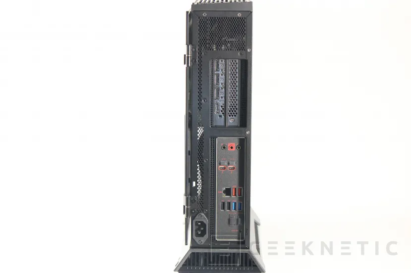Geeknetic MSI MEG Trident X 11th Review con Core i7-11700K y RTX 3070 12