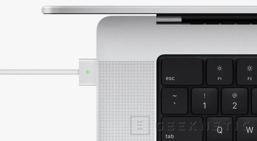 Geeknetic El nuevo MacBook Pro aparece en escena con los nuevos procesadores M1 y un notch en su pantalla 1