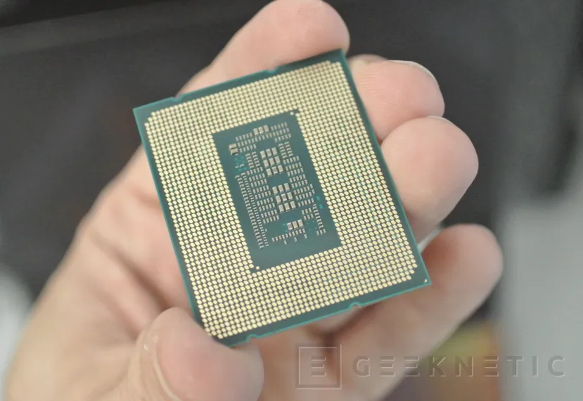 Geeknetic Intel no aplicó el parche de Windows 11 para AMD en su comparativa del Core i9-12900K con el Ryzen 9 5950x 3