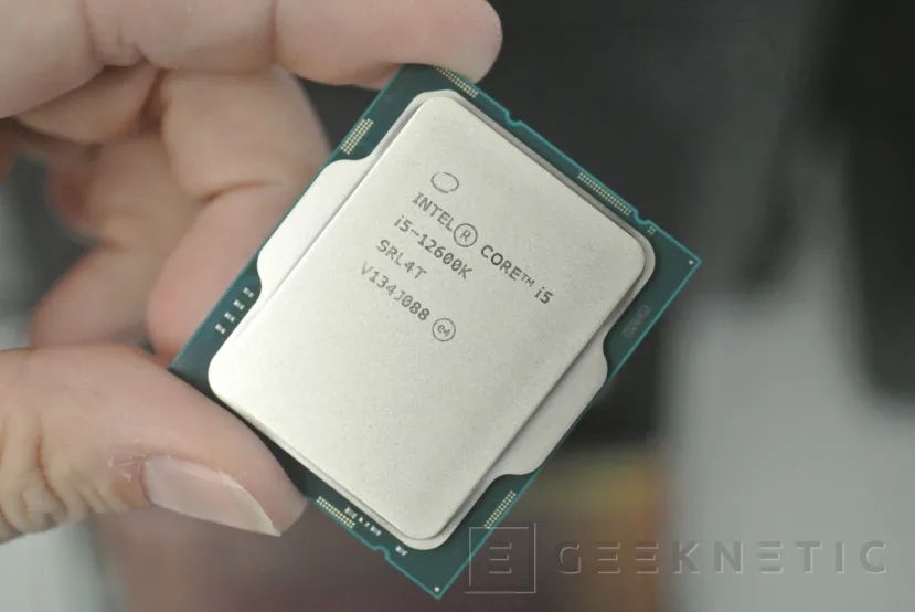 Geeknetic Intel presenta las CPUs Alder Lake-S superando al AMD Ryzen 9 5950X 5
