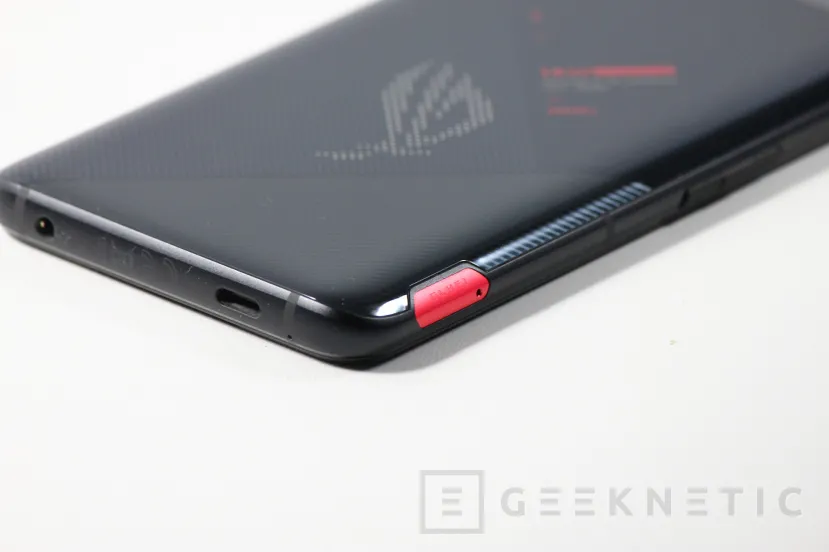 Geeknetic ASUS ROG Phone 5S Review 4
