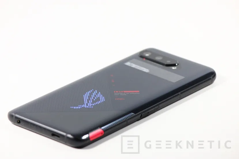 Geeknetic ASUS ROG Phone 5S Review 3