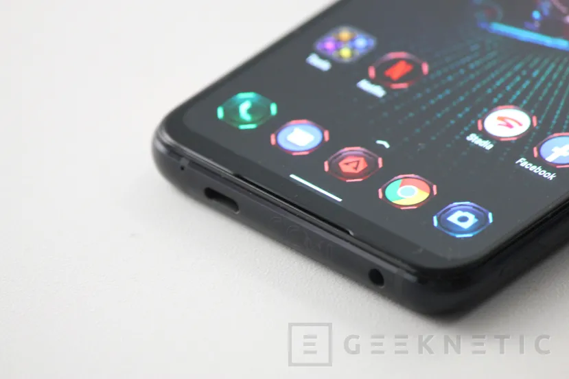 Geeknetic ASUS ROG Phone 5S Review 13