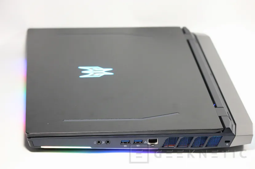 Geeknetic Acer Predator Helios 500 Review con Core i9-11980HK y RTX 3080 4