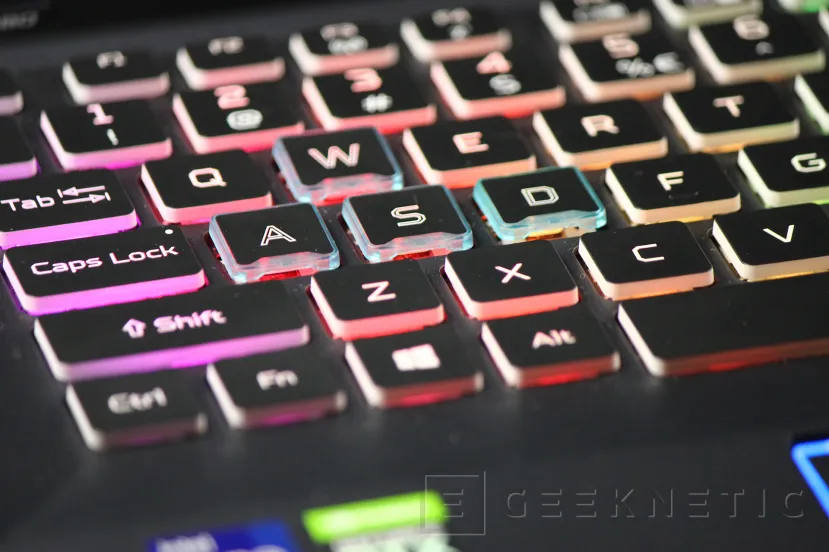 Geeknetic Acer Predator Helios 500 Review con Core i9-11980HK y RTX 3080 9