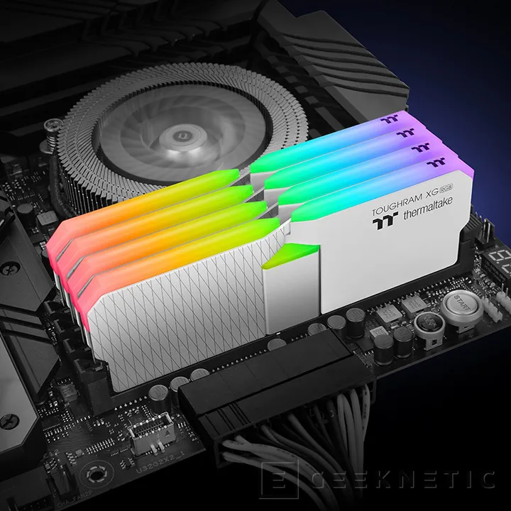 Geeknetic Thermaltake ha actualizado su memoria TOUGHRAM XG RGB  ahora disponible en color blanco, hasta 64 GB y 4600 MHz 3