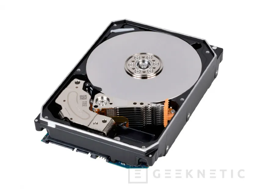 Geeknetic Toshiba presenta sus nuevas unidades de disco MN09 de 18 TB para NAS con 9 platos sellados con helio 2