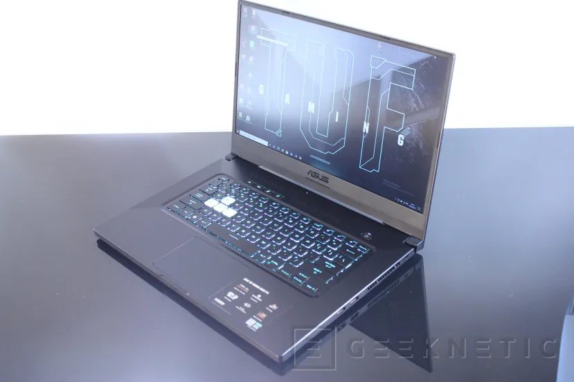Geeknetic ASUS TUF DASH F15 Review con Core i7-11370H y RTX 3060 17