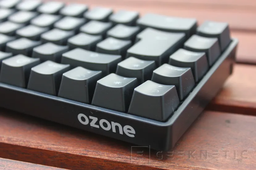 Geeknetic Ozone Tactical Review 5