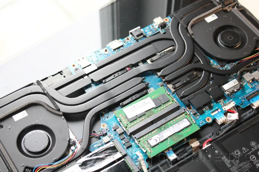 Geeknetic ASUS ROG Strix SCAR 17 G733QS Review con Ryzen 9 5900HX y RTX 3080 63