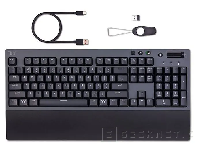 Geeknetic Más de dos meses de autonomía en el teclado mecánico Thermaltake W1 Wireless 3