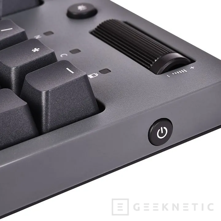 Geeknetic Más de dos meses de autonomía en el teclado mecánico Thermaltake W1 Wireless 2
